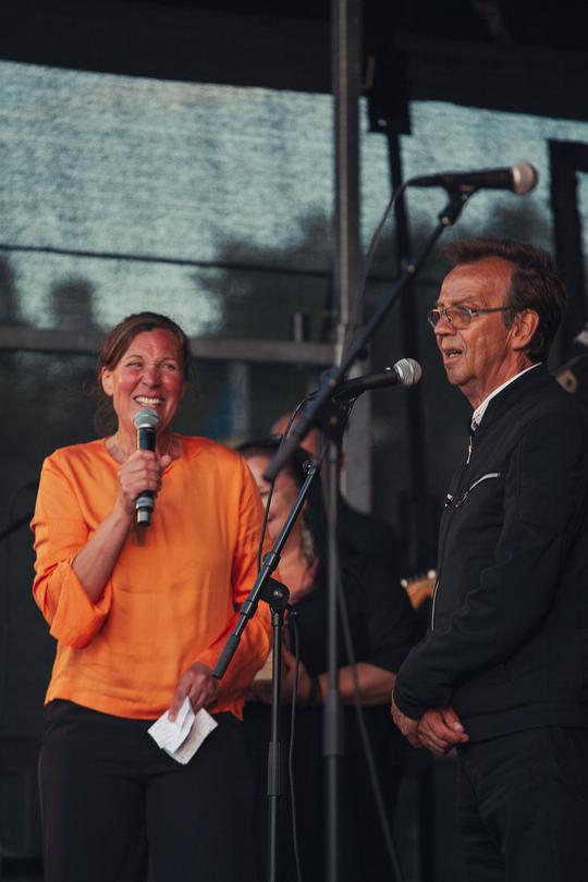 Kommunalråd Stina Munters och Björn Skifs